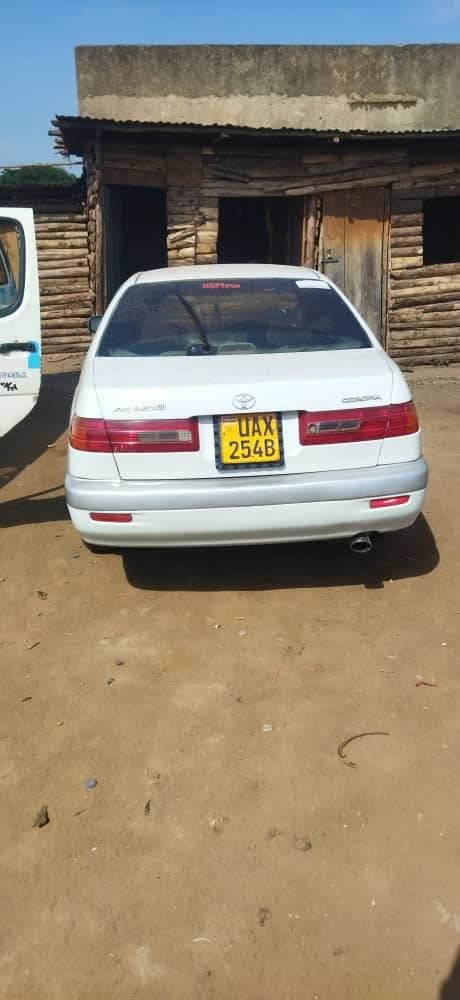 A picture of 2002 Toyota premio super