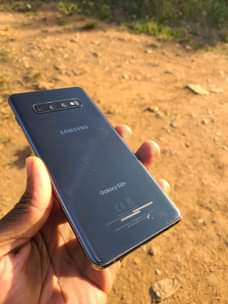 A picture of Samsung galaxy s10 plus