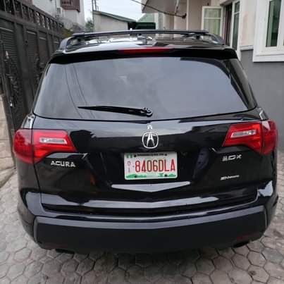 A picture of SUPER HEALTHY ACURA MDX 2009