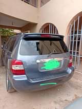 A picture of 2005 Toyota Highlander Baked on first Body Hybrid