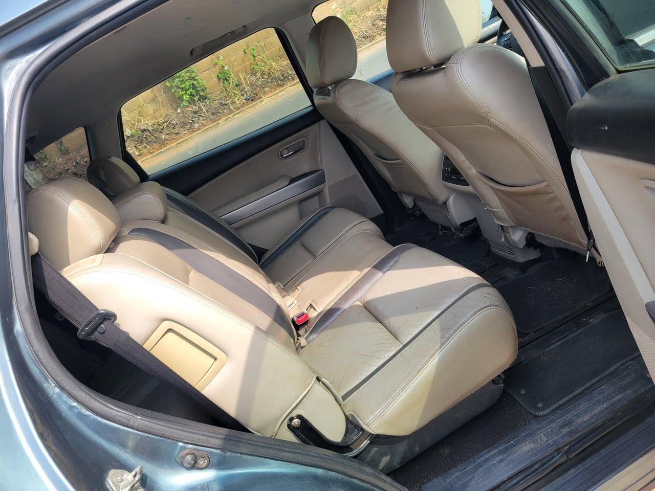 A picture of 2010 Mazda cx