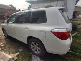 A picture of 2012 TOYOTA HIGHLANDER HIGHLANDER