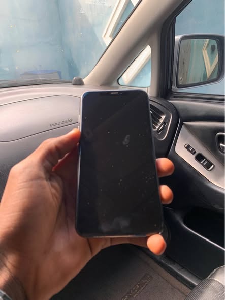 A picture of iPhone 11 Pro Max non boosted