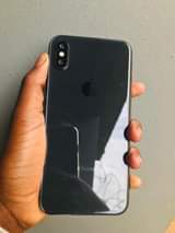 A picture of iPhone X 64Gb at 570k