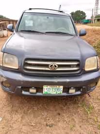 A picture of 2004 Toyota Sequoia Le