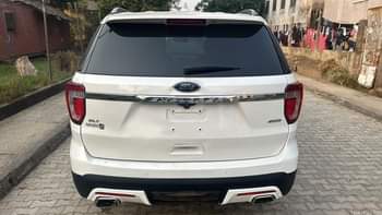 A picture of 2017 Ford Explorer full option Tokunbo 33m Location is Surulere