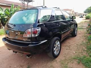 A picture of Lexus RX300
