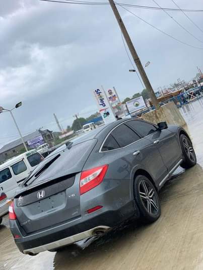 A picture of Honda crosstour