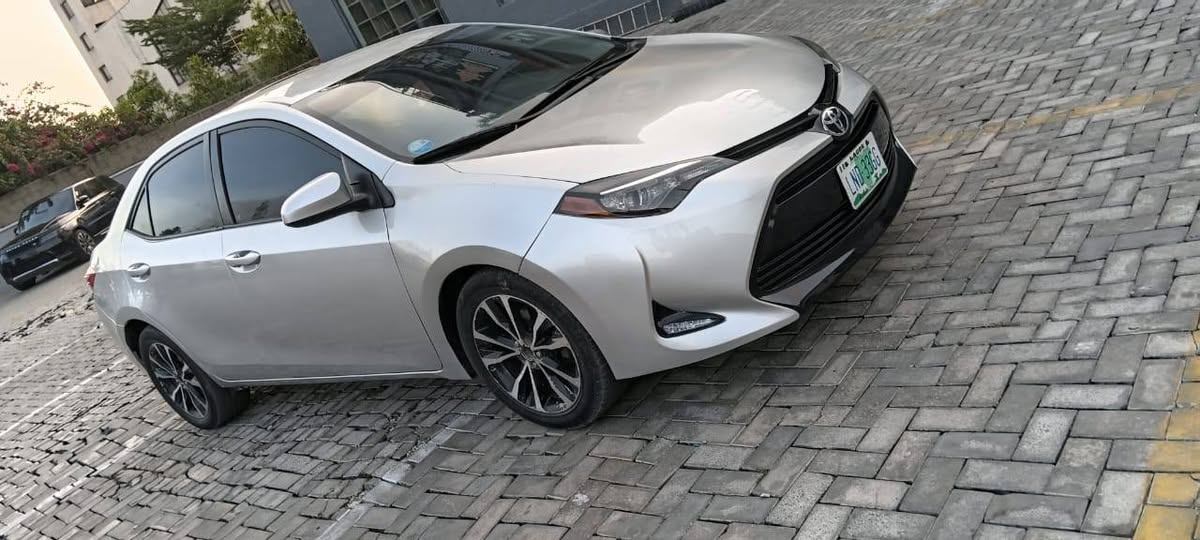 A picture of TOYOTA COROLLA 2018