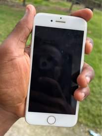 A picture of iphone 7 plain SAMSUNG A21s na INFINIX SMART 7 PLUS