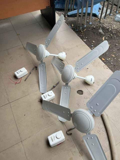 A picture of Ceiling Fan Full Package Almost New