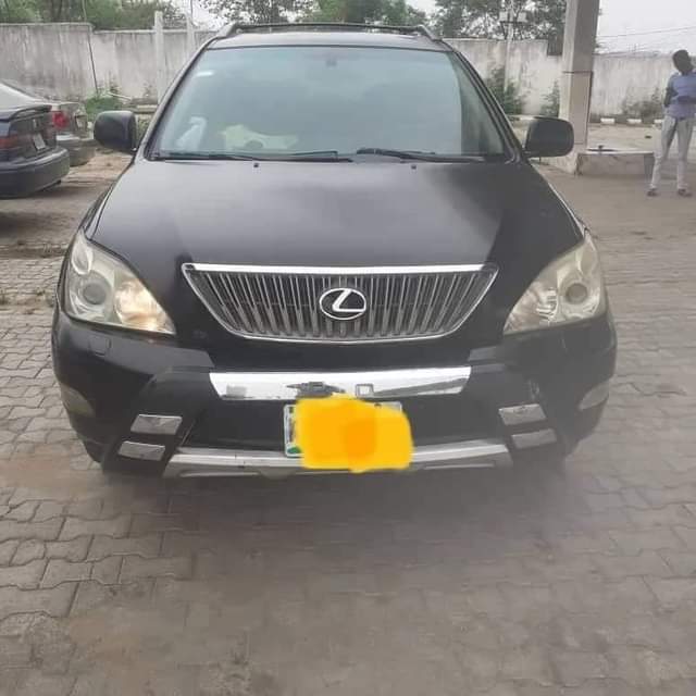A picture of First body pangolo and full options Rx 330 and Tokunbo
