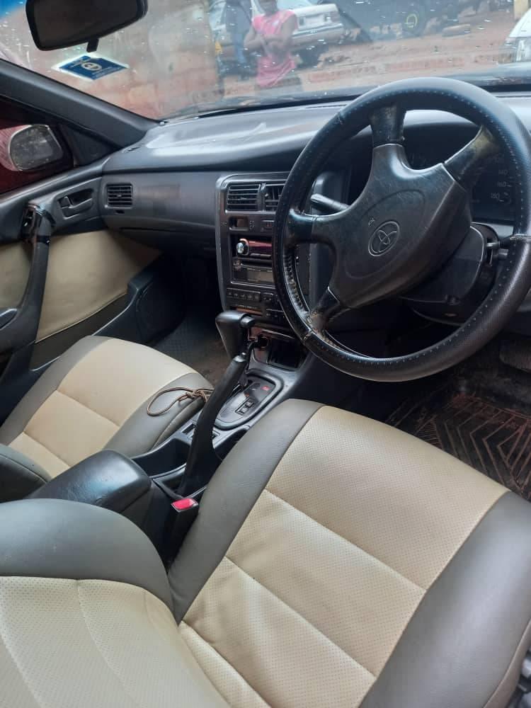 A picture of TOYOTA CALDINA