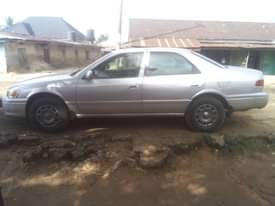A picture of TOYOTA CAMRY