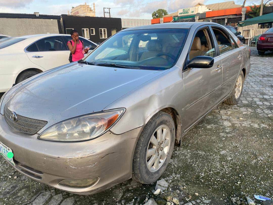 A picture of Toyota Camry 2004 XLE
