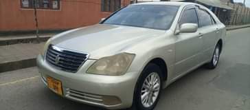 A picture of Crown royal nauza mil 7 7 ipo mbeya nicheki 0753020835