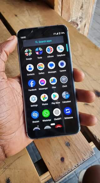 A picture of AQUOS SENSE 3