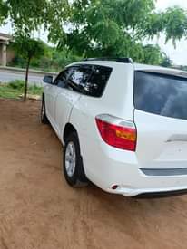 A picture of Toyota highlander 2010 08086526999