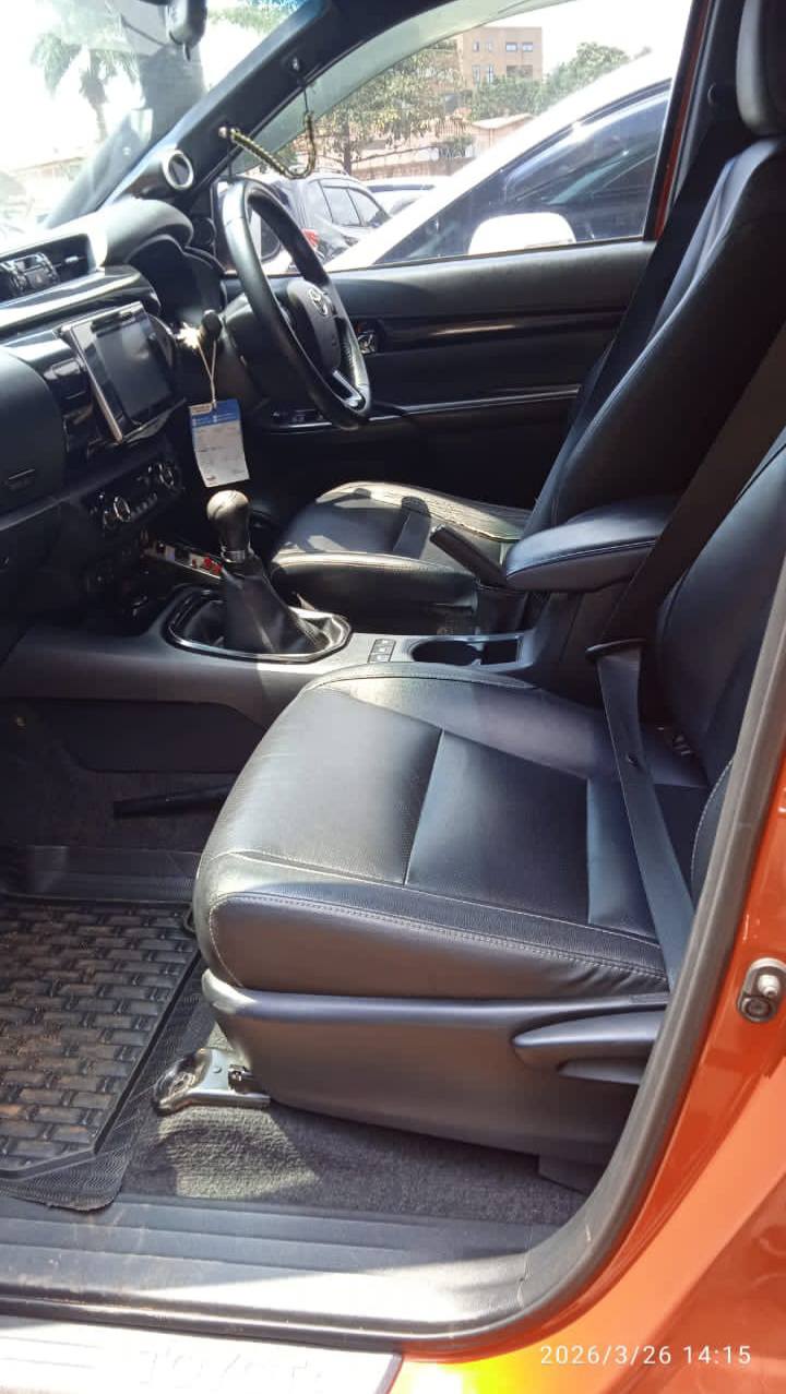 A picture of Toyota Hillux Rocco 2018 manual