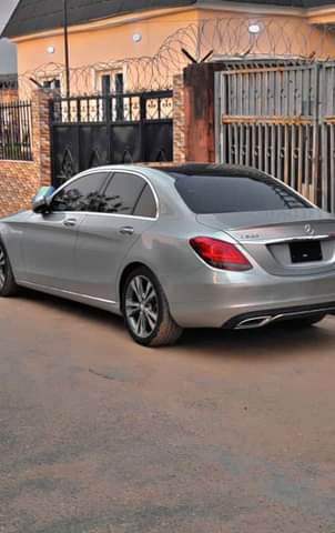 A picture of Mercedes Benz C300