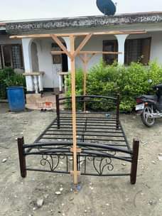 A picture of Karibu nauza kitanda cha chuma 5 6 Bei 160000 Location