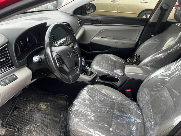 A picture of Sharp 2018 Hyundai Sonata 18 5m