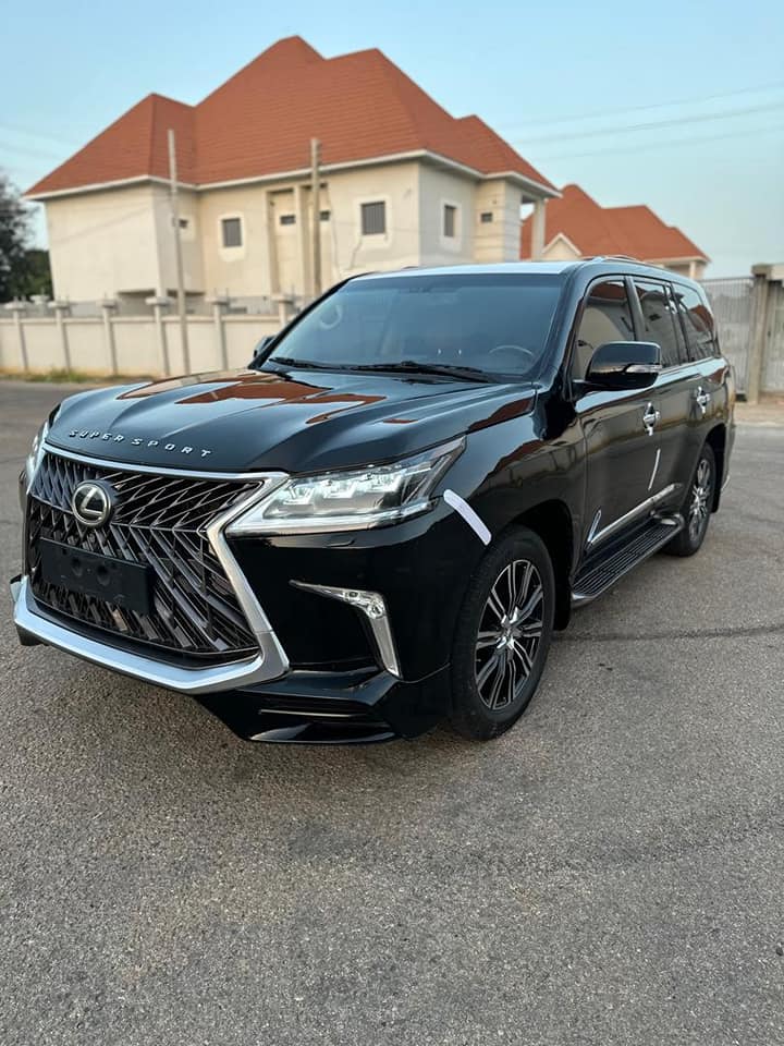A picture of TOYOTA LEXUS