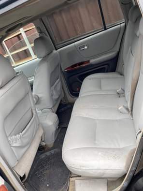 A picture of 2005 Toyota Highlander Limited Edition Highest grade untampered engine gear