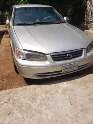 A picture of 2000 Toyota Camry