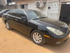 A picture of Lexus ES330