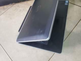 A picture of Dell laptop