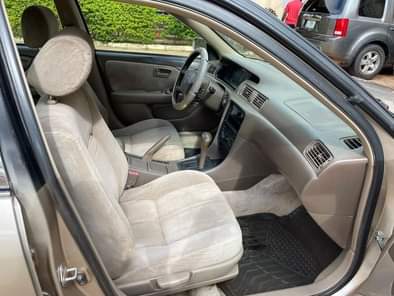 A picture of Extremely Clean Toyota Camry 2001 Model Droplight For Sale KogiStateNigeria