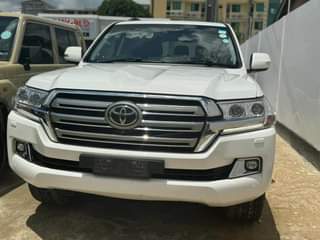 A picture of VXR 2017 Diseal Automatic 250 000 000 Sinza Call 0714