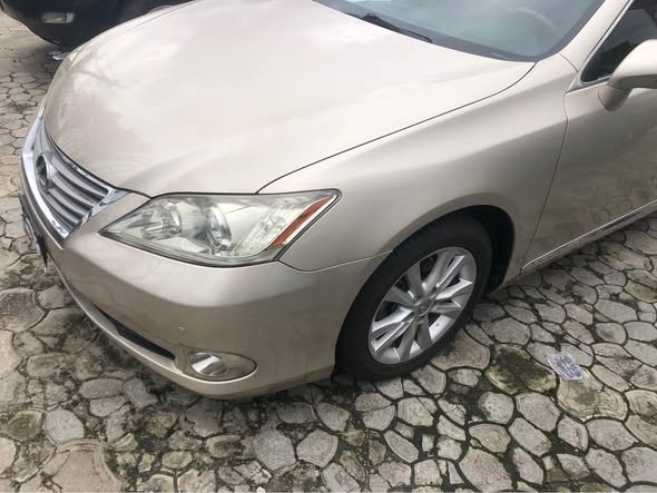 A picture of Lexus es350 2011 foreign used distress sale price 13 5m
