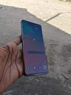 A picture of GALAXY S10