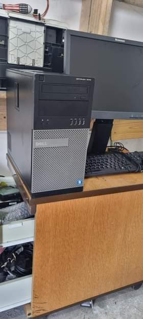 A picture of Dell optiplex computer CORE i5