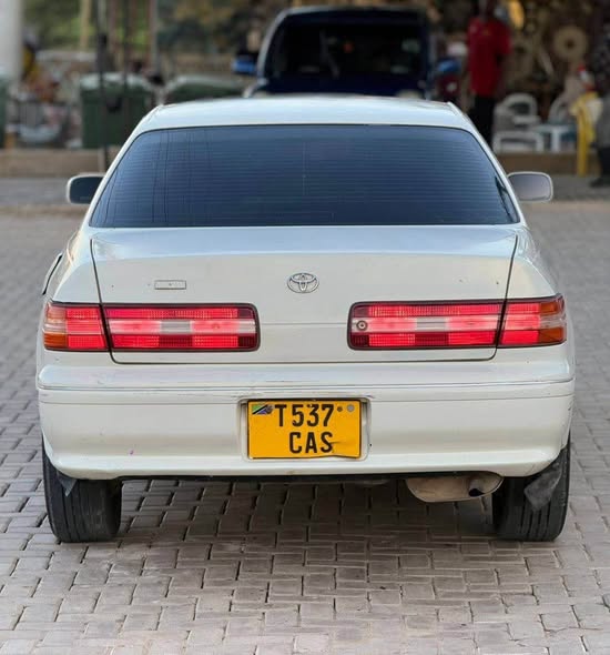 A picture of TOYOTA MARK 11 OLD MODEL