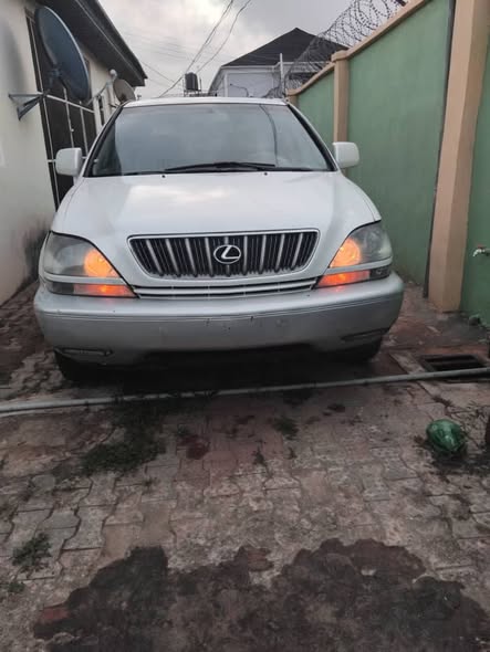 A picture of Lexus Rx 300 Toks standard Registered