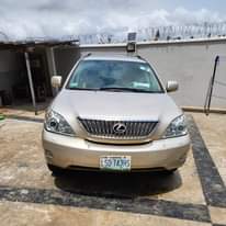 A picture of LEXUS RX 330
