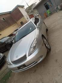 A picture of Es330 Lexus 2006 model