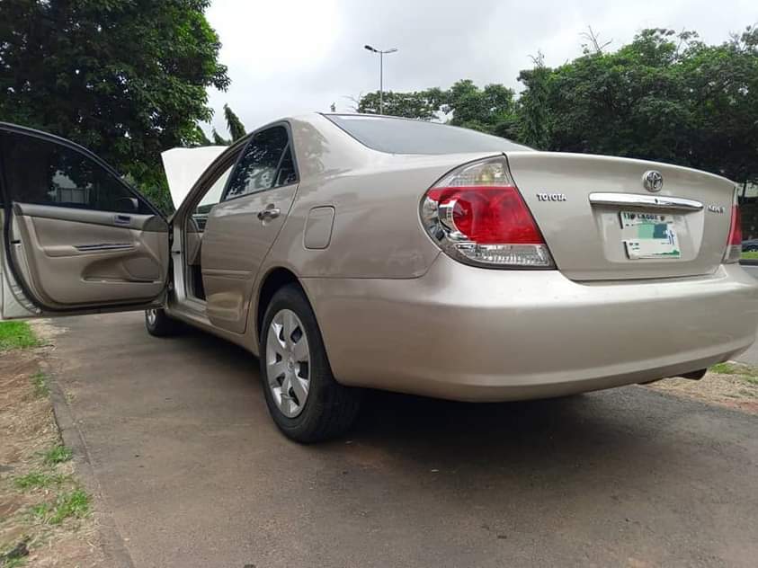 A picture of BELGIUM STANDARD 2006 TOYOTA CAMRY