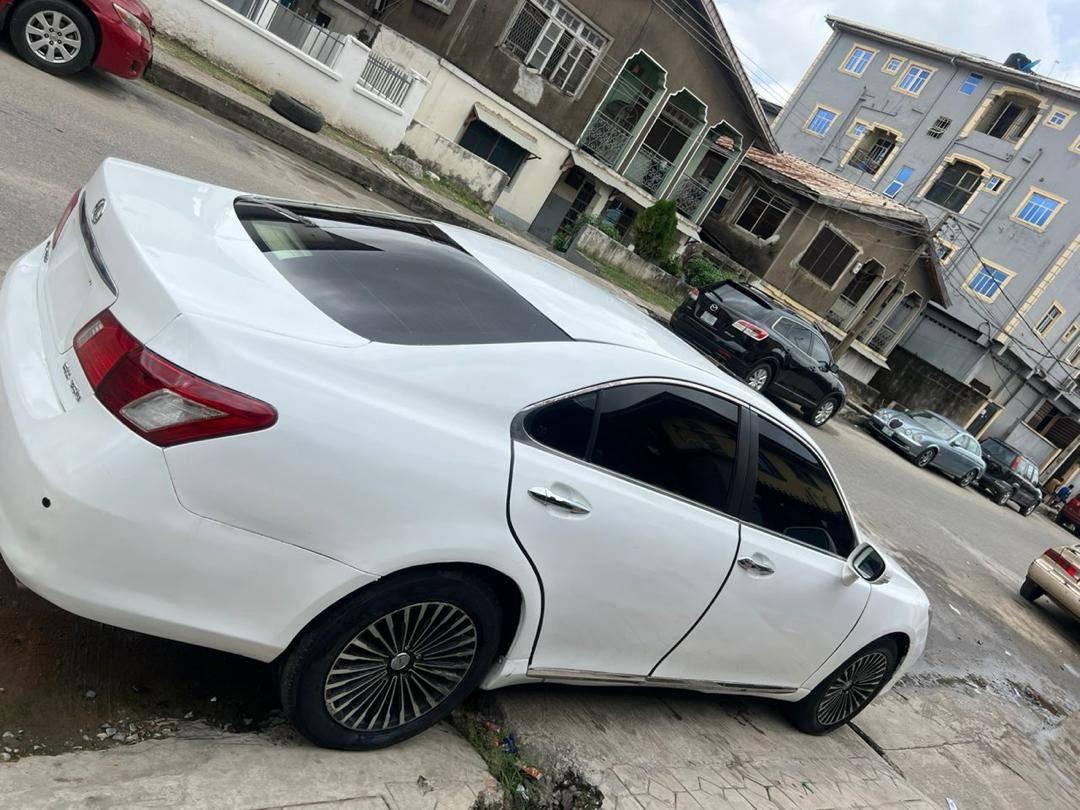 A picture of Lexus Ex 350