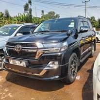 A picture of V8 2008 2018KIT 175M