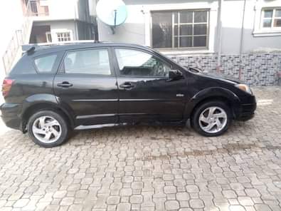 A picture of 2004 PONTIAC VIBE FOR SALE 4PLUG ENGINE AND GEARBOX IS