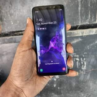 A picture of Samsung S9 plain Gb 64 ram 4 Haina tatzo Bei