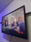 A picture of 32 inches Toshiba HD tv