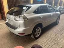 A picture of Extra clean deal First body Lexus Rx 330 2005 model
