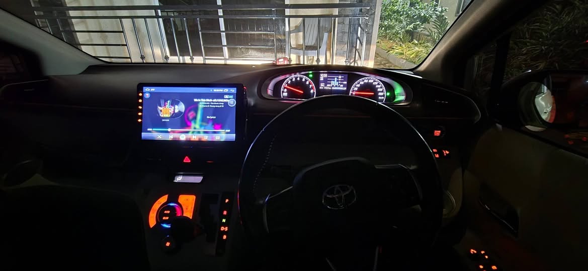 A picture of 2016 Toyota Sienta