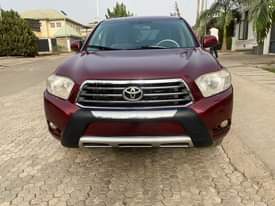 A picture of 2008 Toyota Highlander Very clean