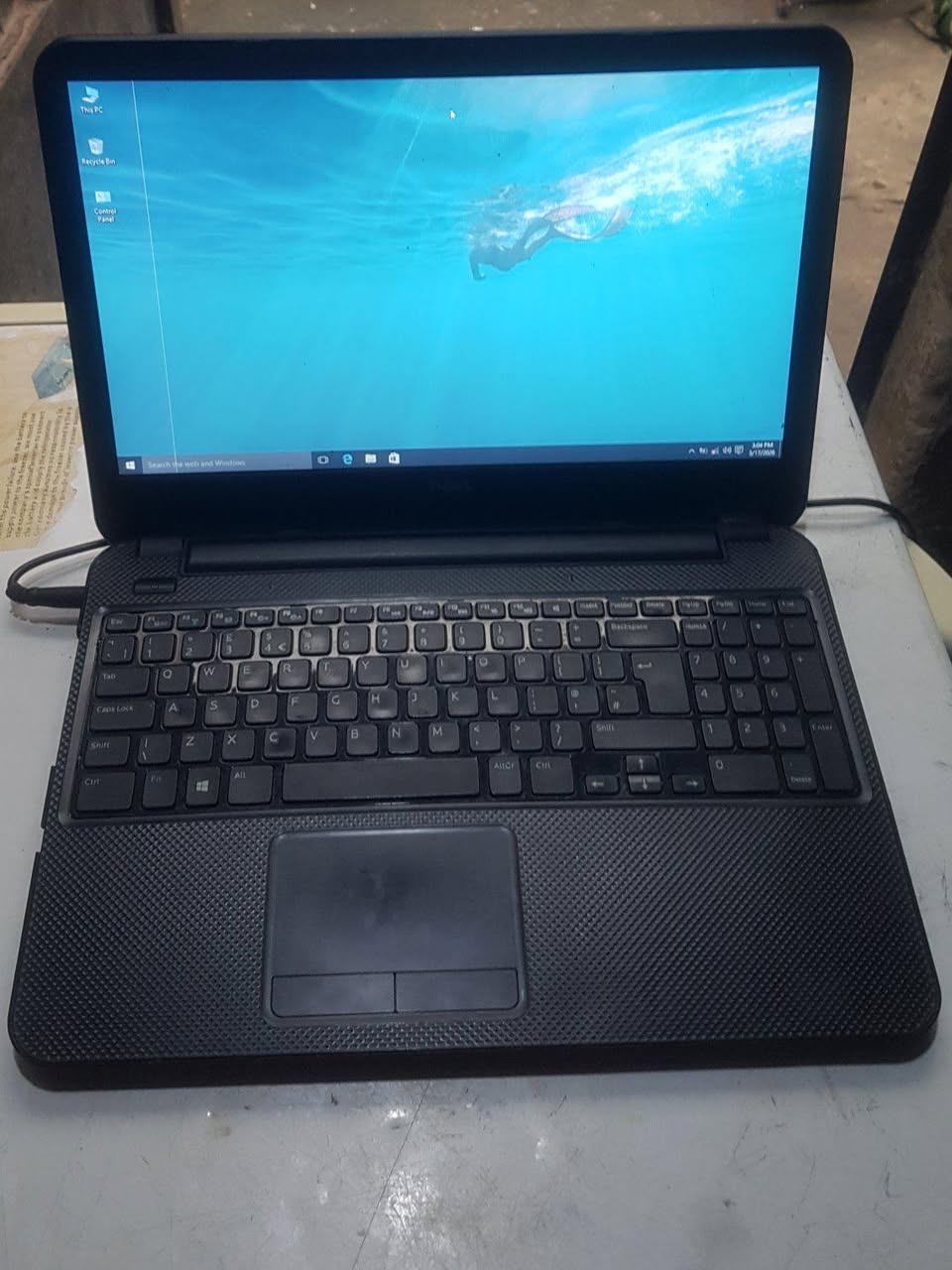 A picture of Dell inspirom i3 laptop